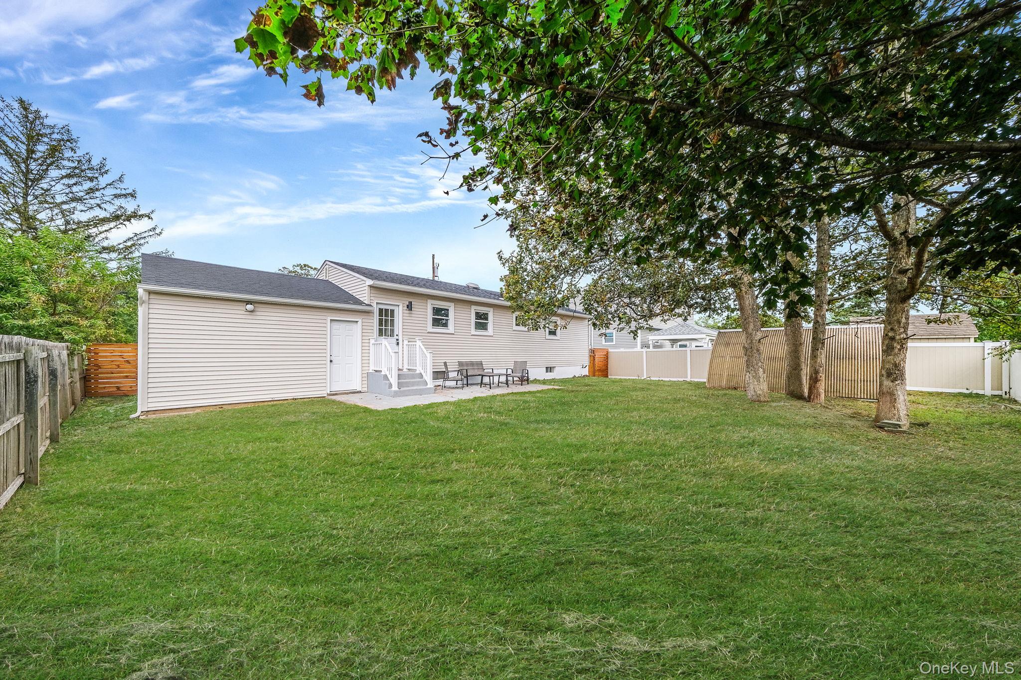 120 Manhattan Avenue, West Babylon, NY 11704