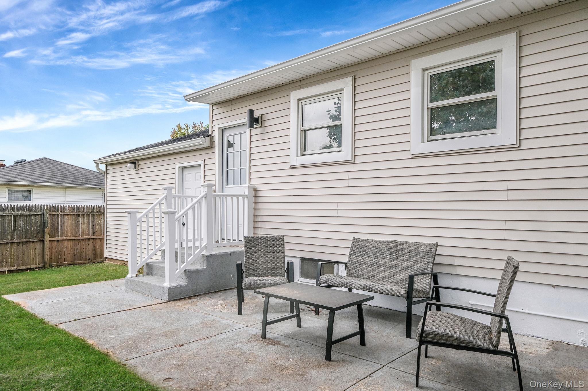 120 Manhattan Avenue, West Babylon, NY 11704