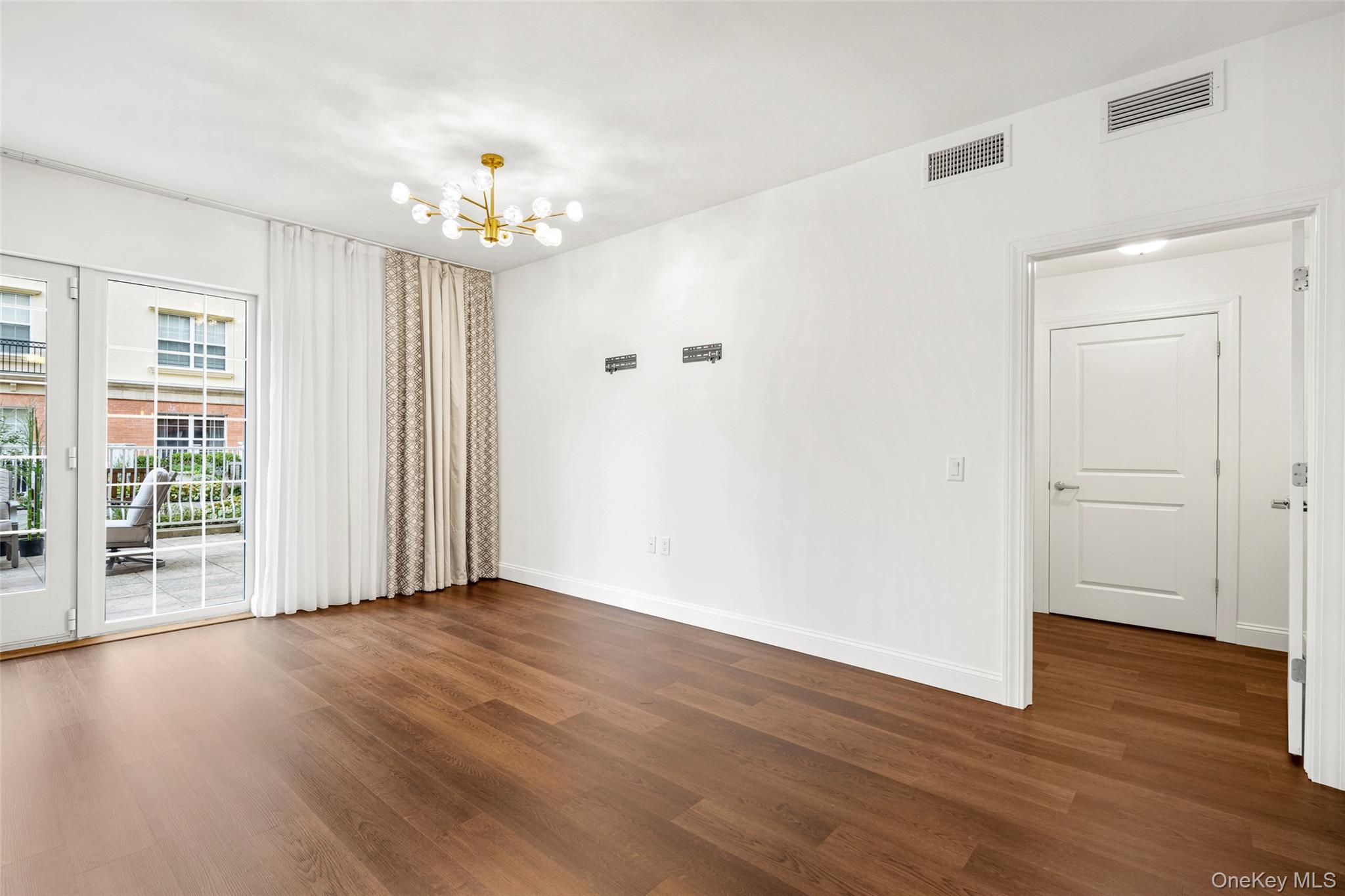 10 Byron Place # 204, Larchmont, NY 10538