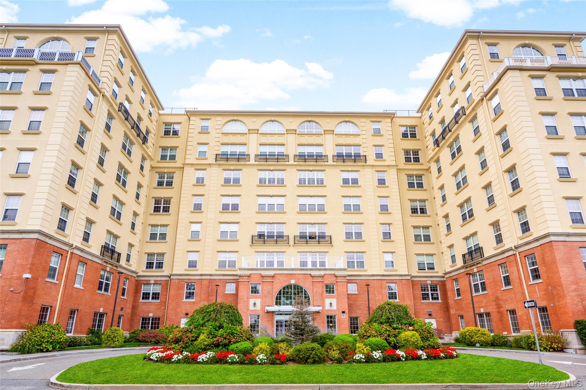 10 Byron Place # 204, Larchmont, NY 10538