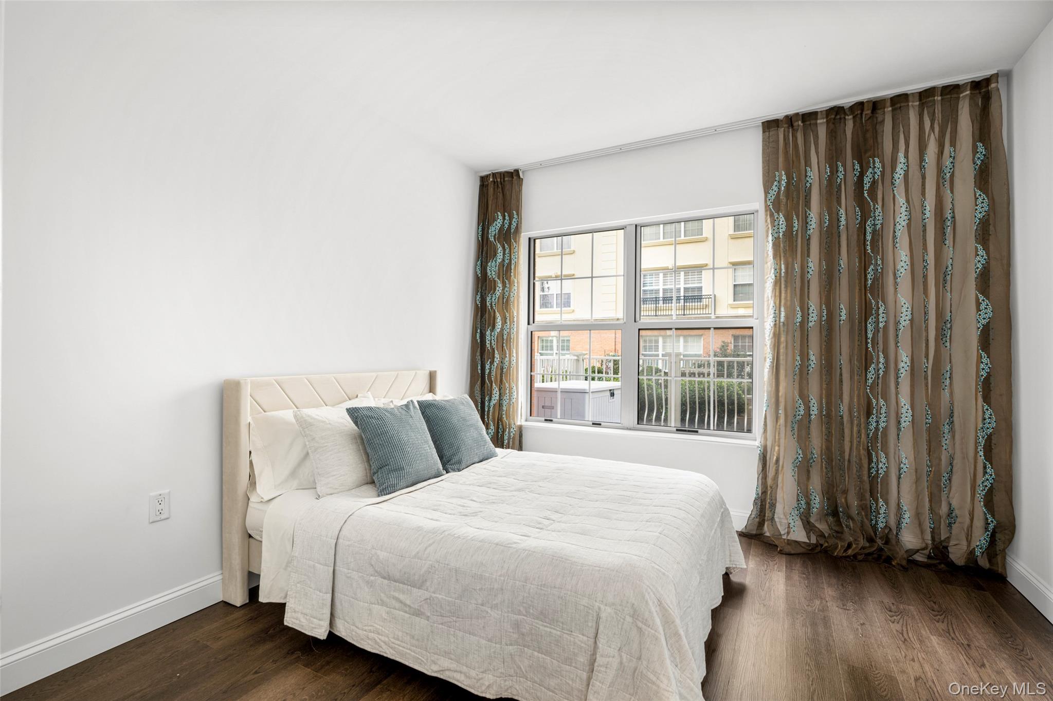 10 Byron Place # 204, Larchmont, NY 10538