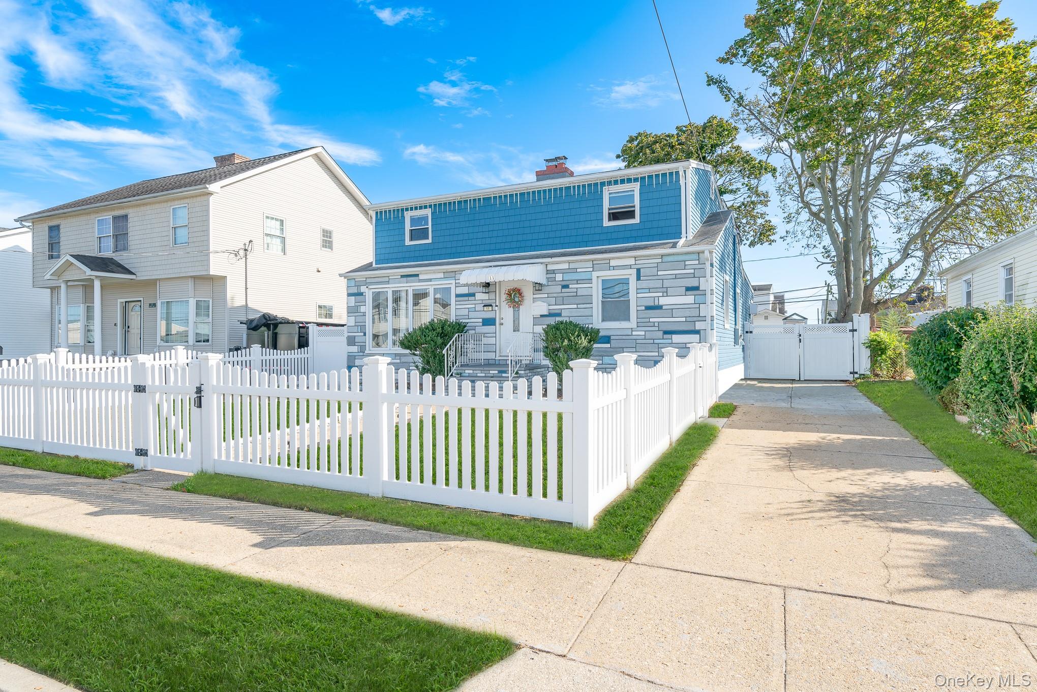 11 Overton Street, Freeport, NY 11520