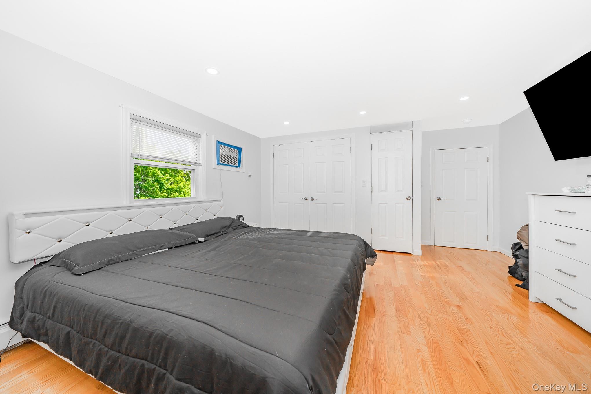 11 Overton Street, Freeport, NY 11520