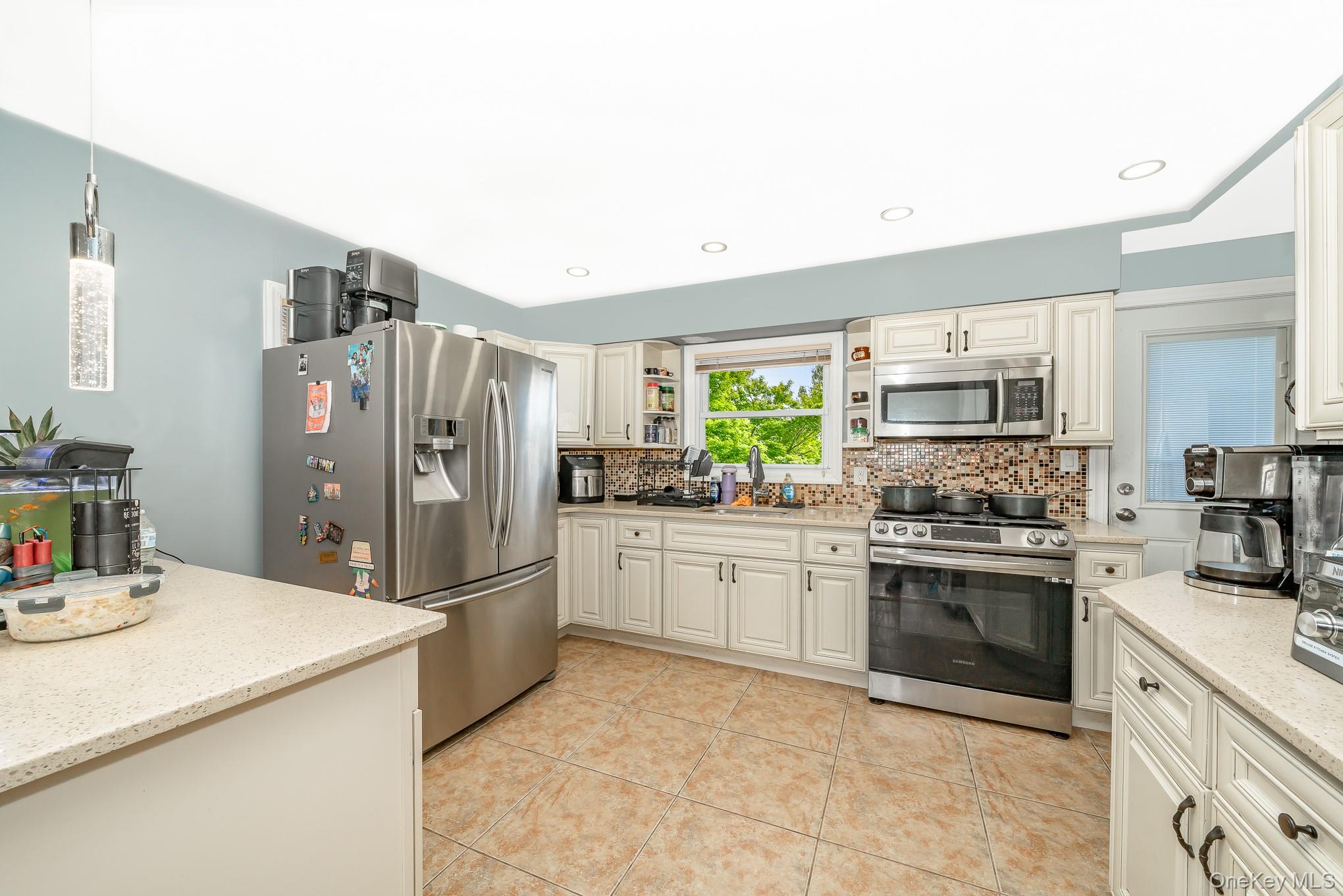 11 Overton Street, Freeport, NY 11520