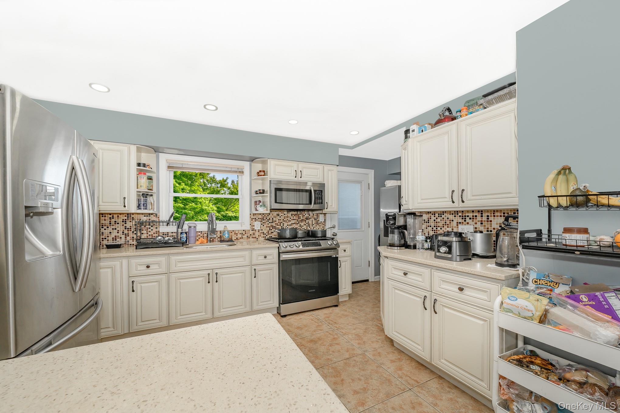 11 Overton Street, Freeport, NY 11520