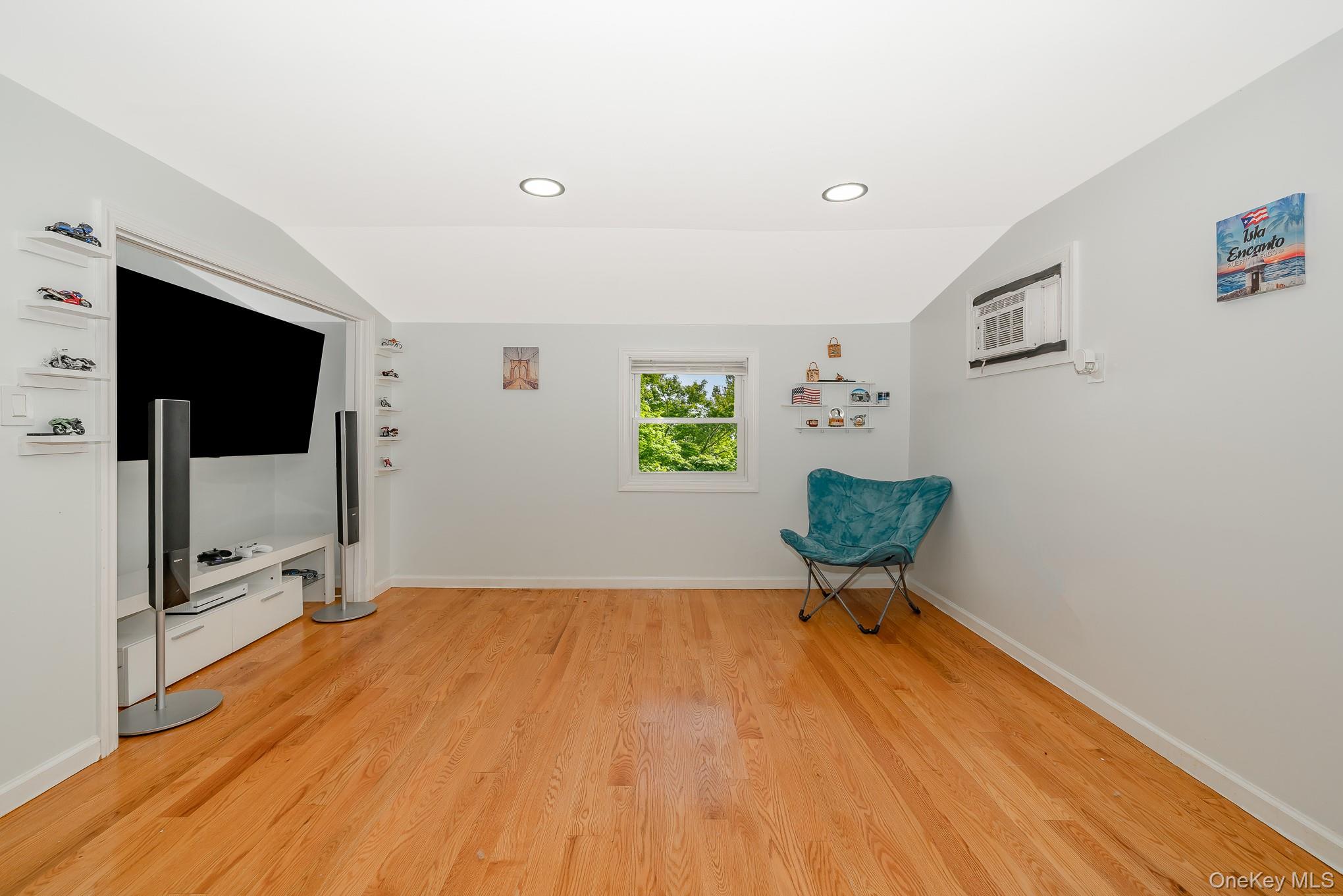 11 Overton Street, Freeport, NY 11520