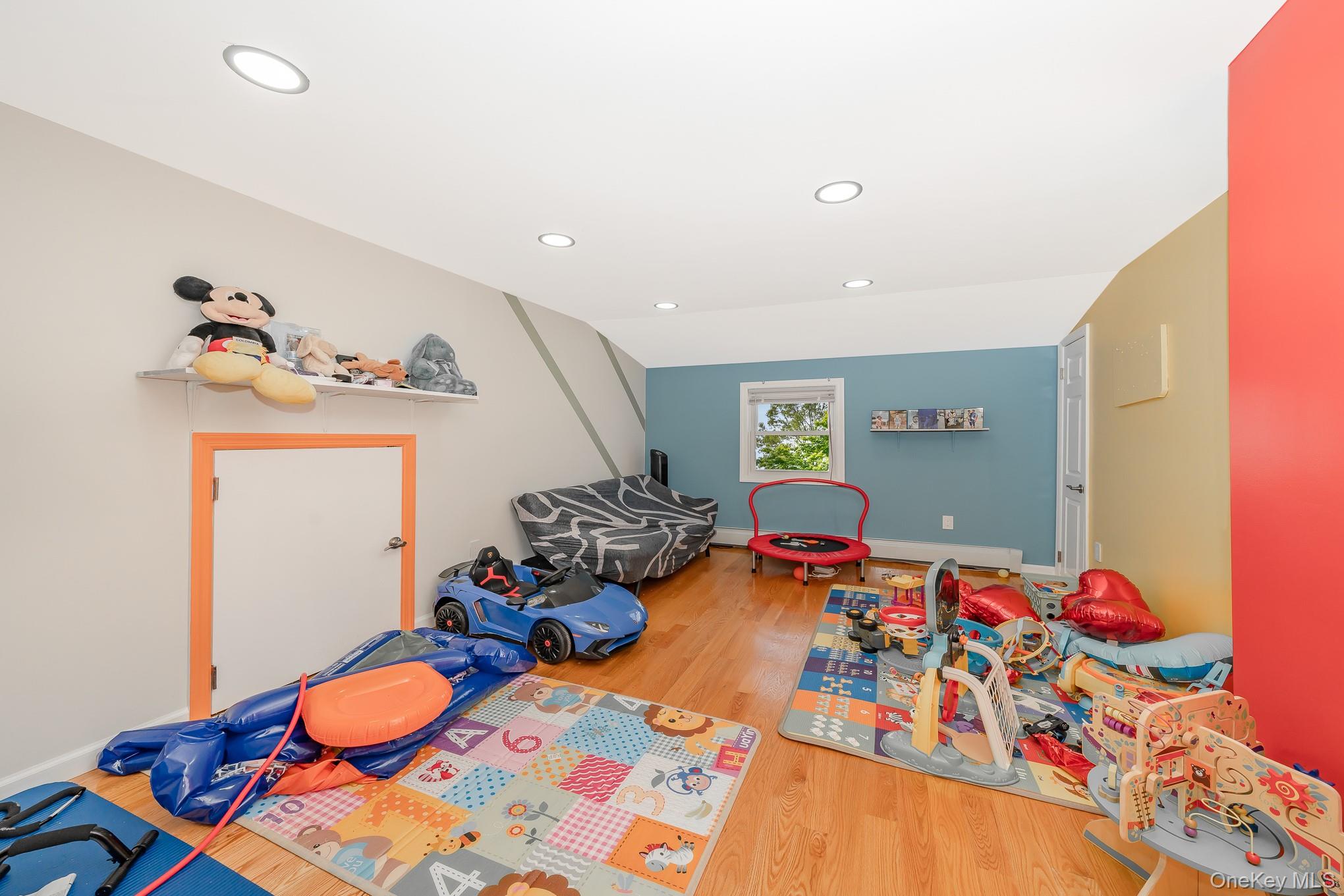 11 Overton Street, Freeport, NY 11520