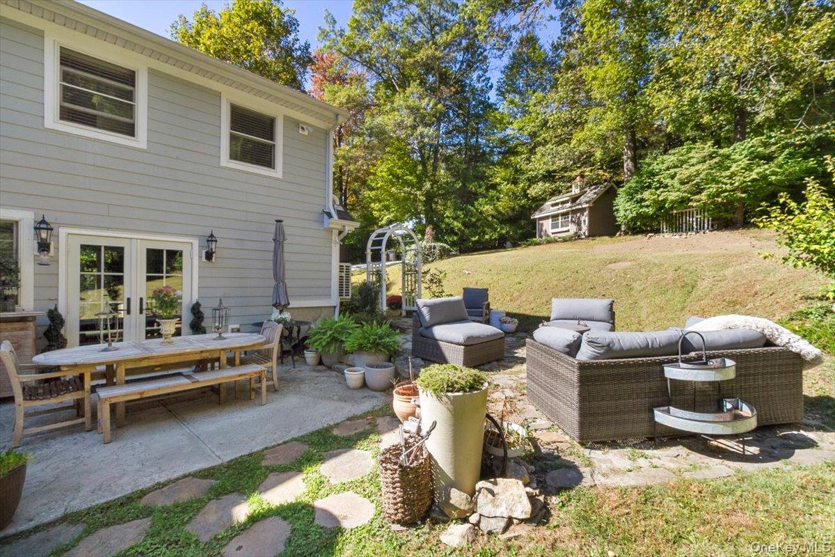 12 Philipse Road, Carmel, NY 10512