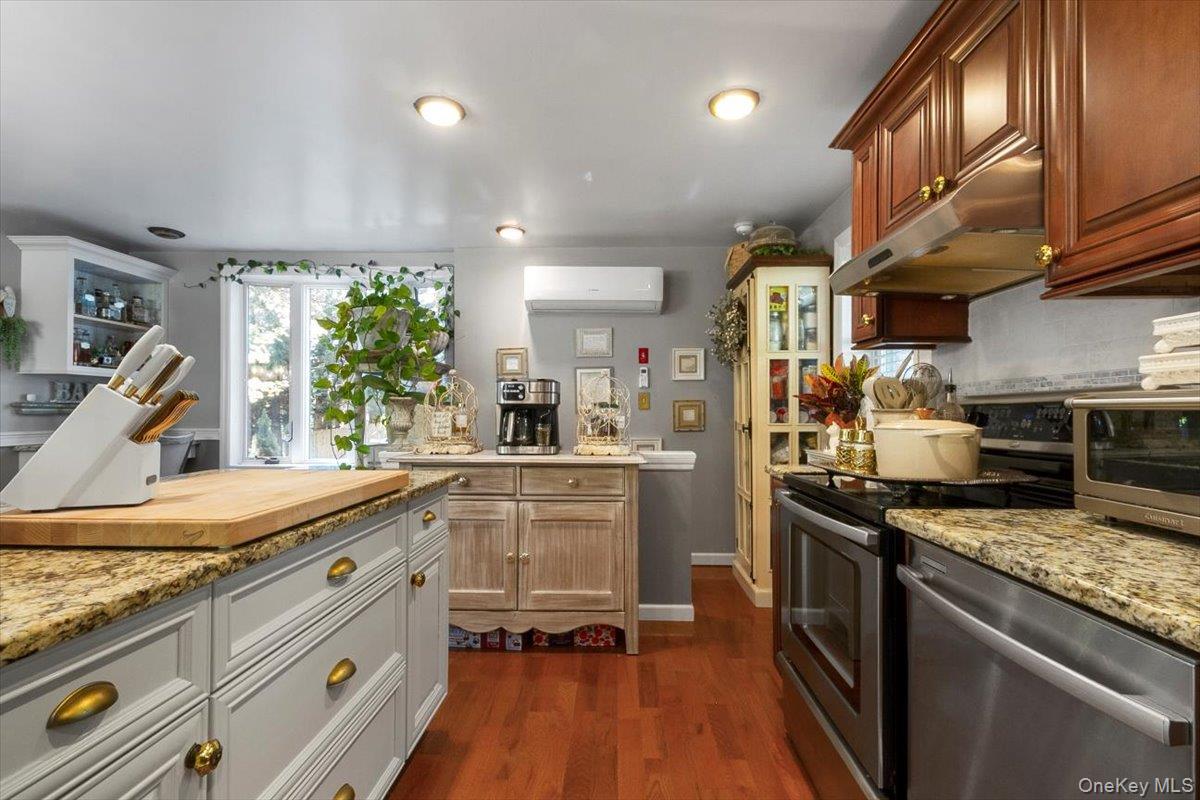 12 Philipse Road, Carmel, NY 10512