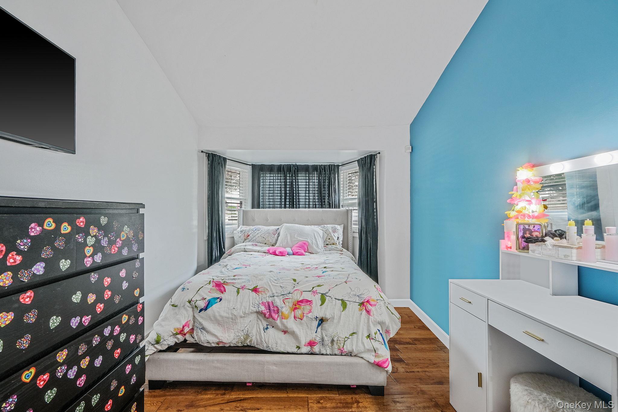 62 Bayside Avenue, Amity Harbor, NY 11701