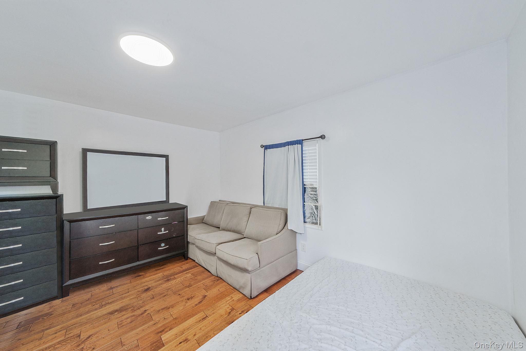 62 Bayside Avenue, Amity Harbor, NY 11701