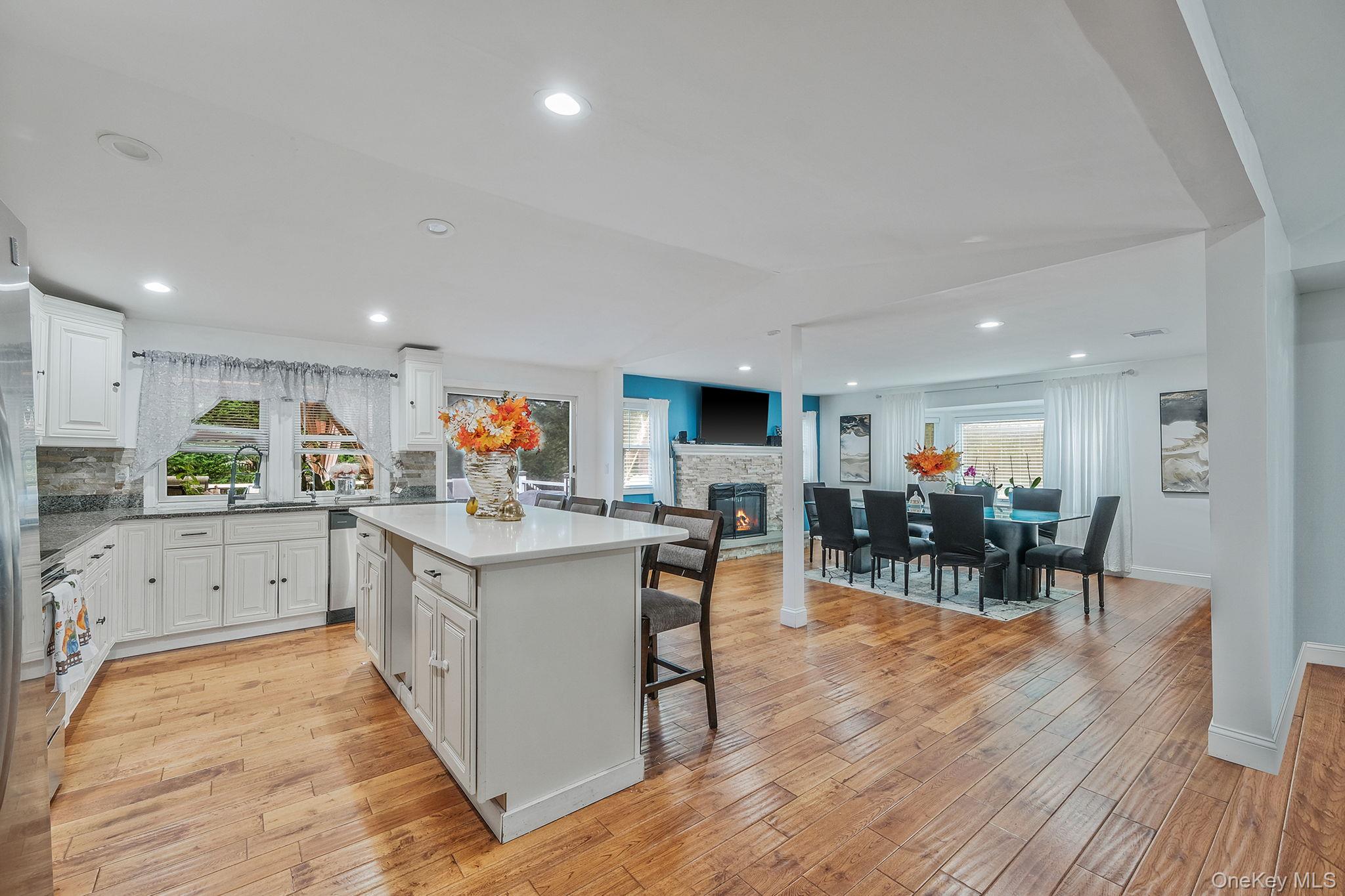 62 Bayside Avenue, Amity Harbor, NY 11701