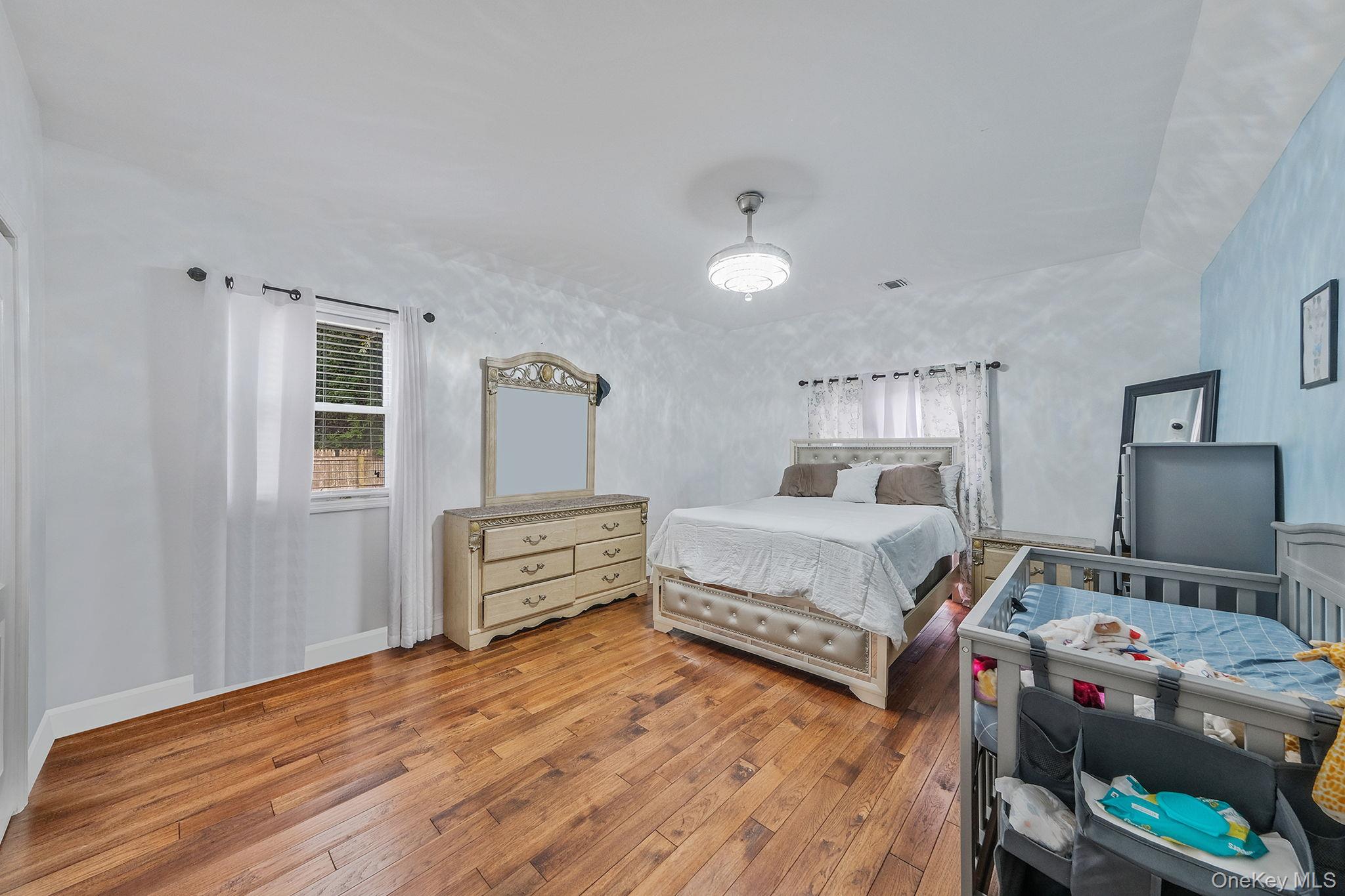 62 Bayside Avenue, Amity Harbor, NY 11701