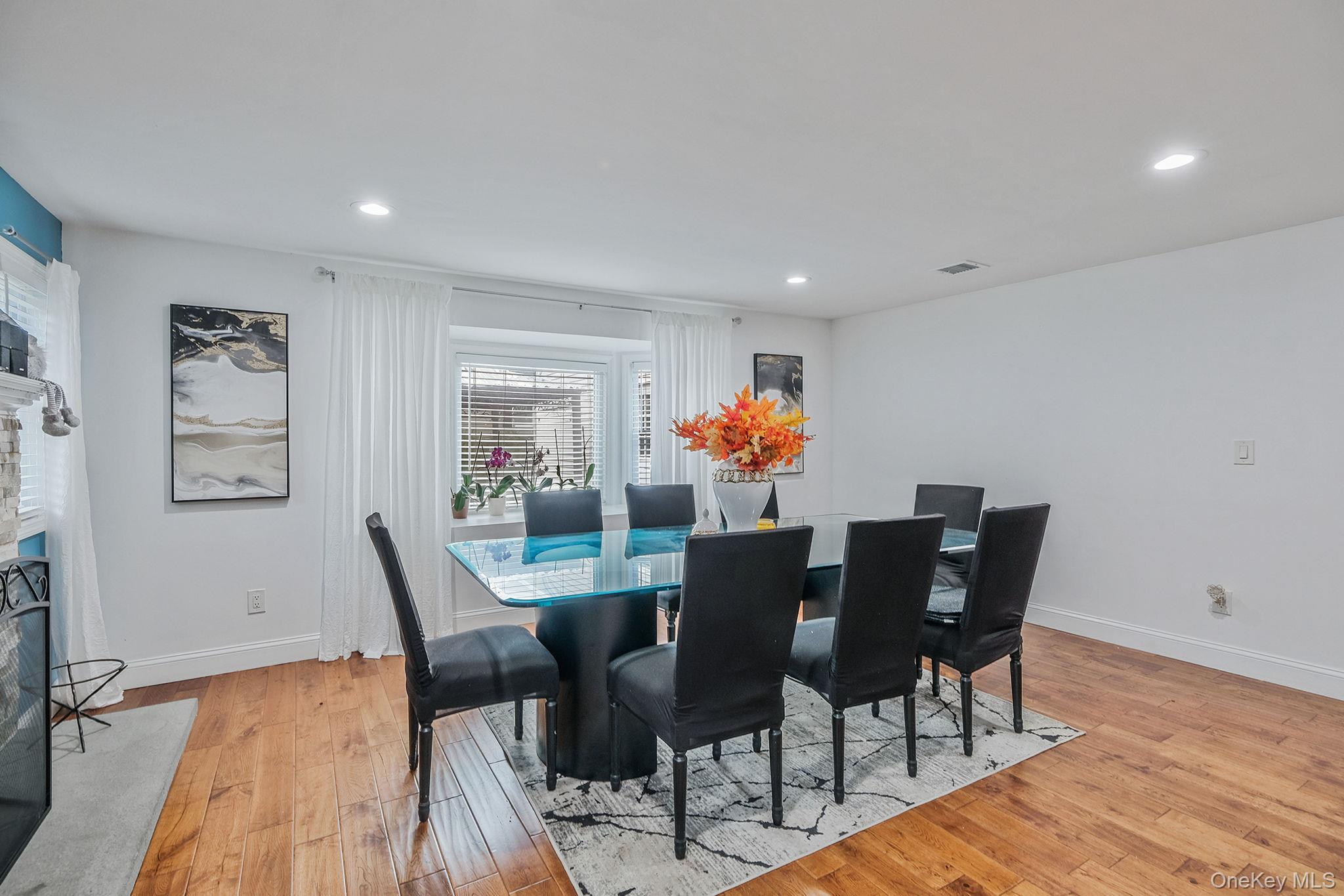 62 Bayside Avenue, Amity Harbor, NY 11701