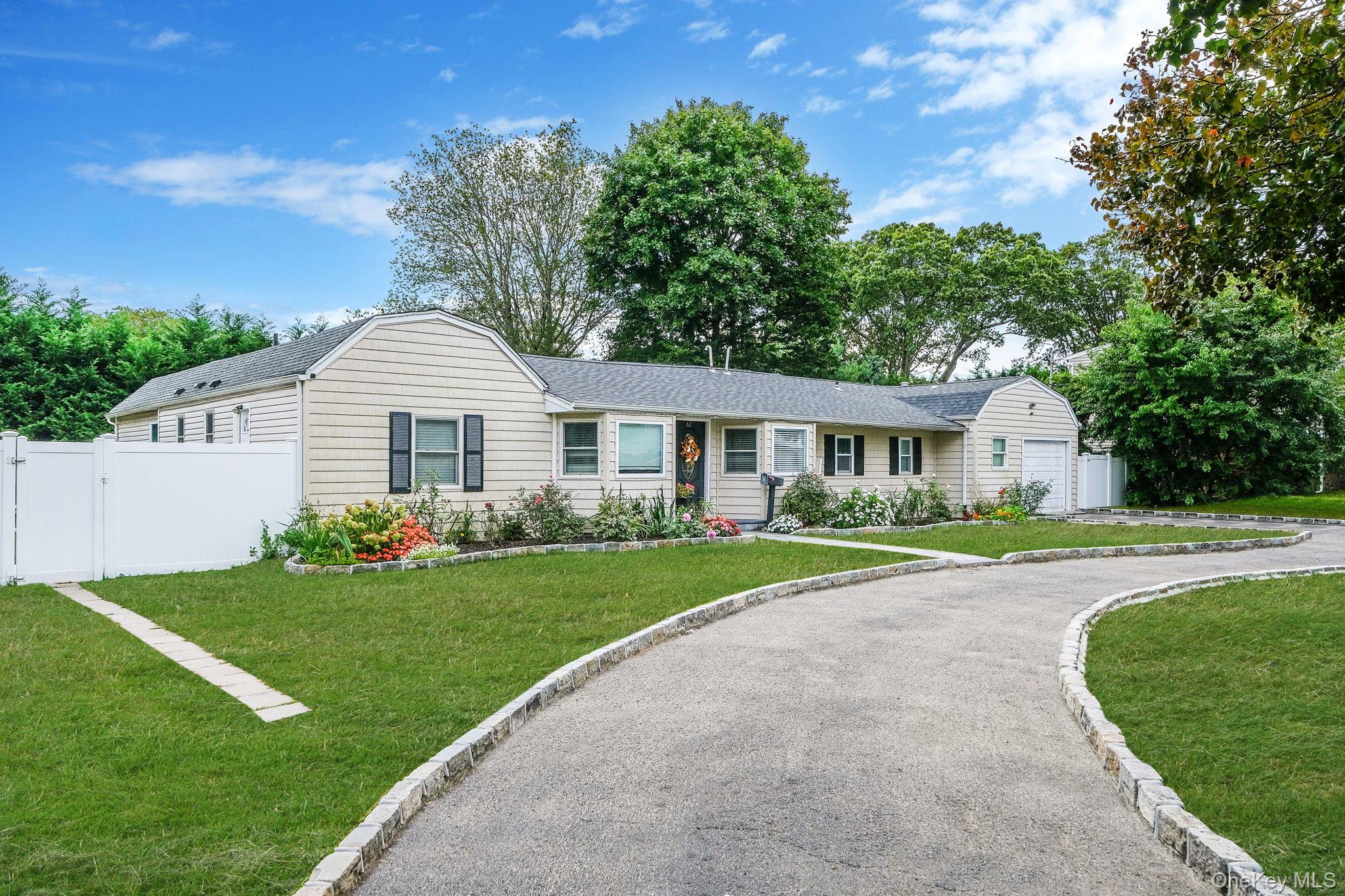 62 Bayside Avenue, Amity Harbor, NY 11701