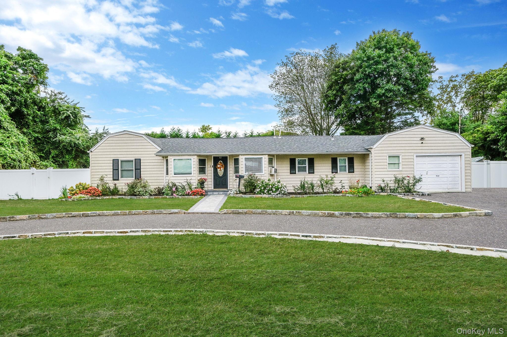 62 Bayside Avenue, Amity Harbor, NY 11701