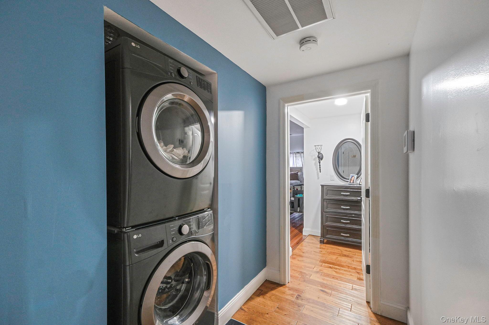 62 Bayside Avenue, Amity Harbor, NY 11701