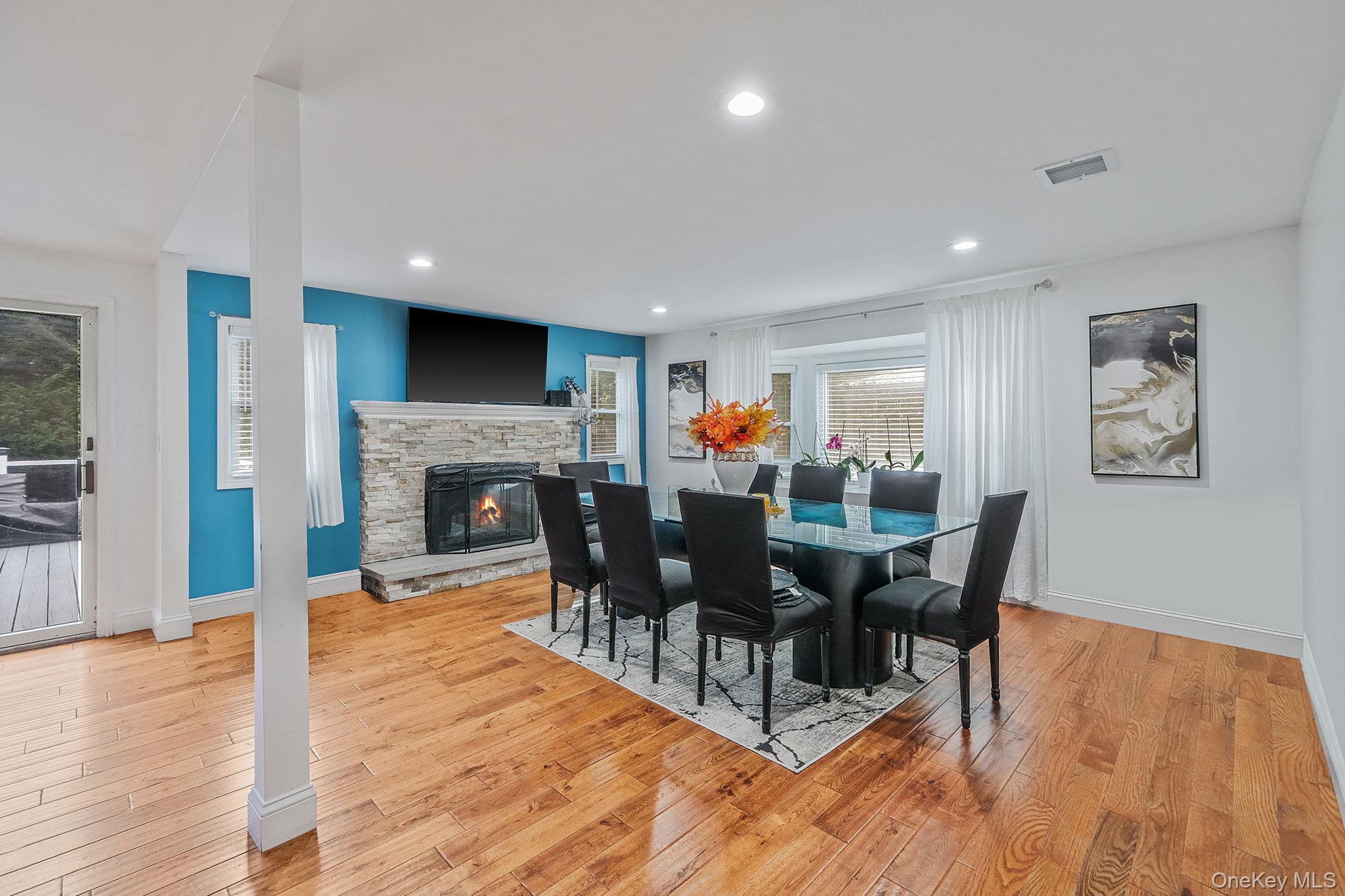 62 Bayside Avenue, Amity Harbor, NY 11701