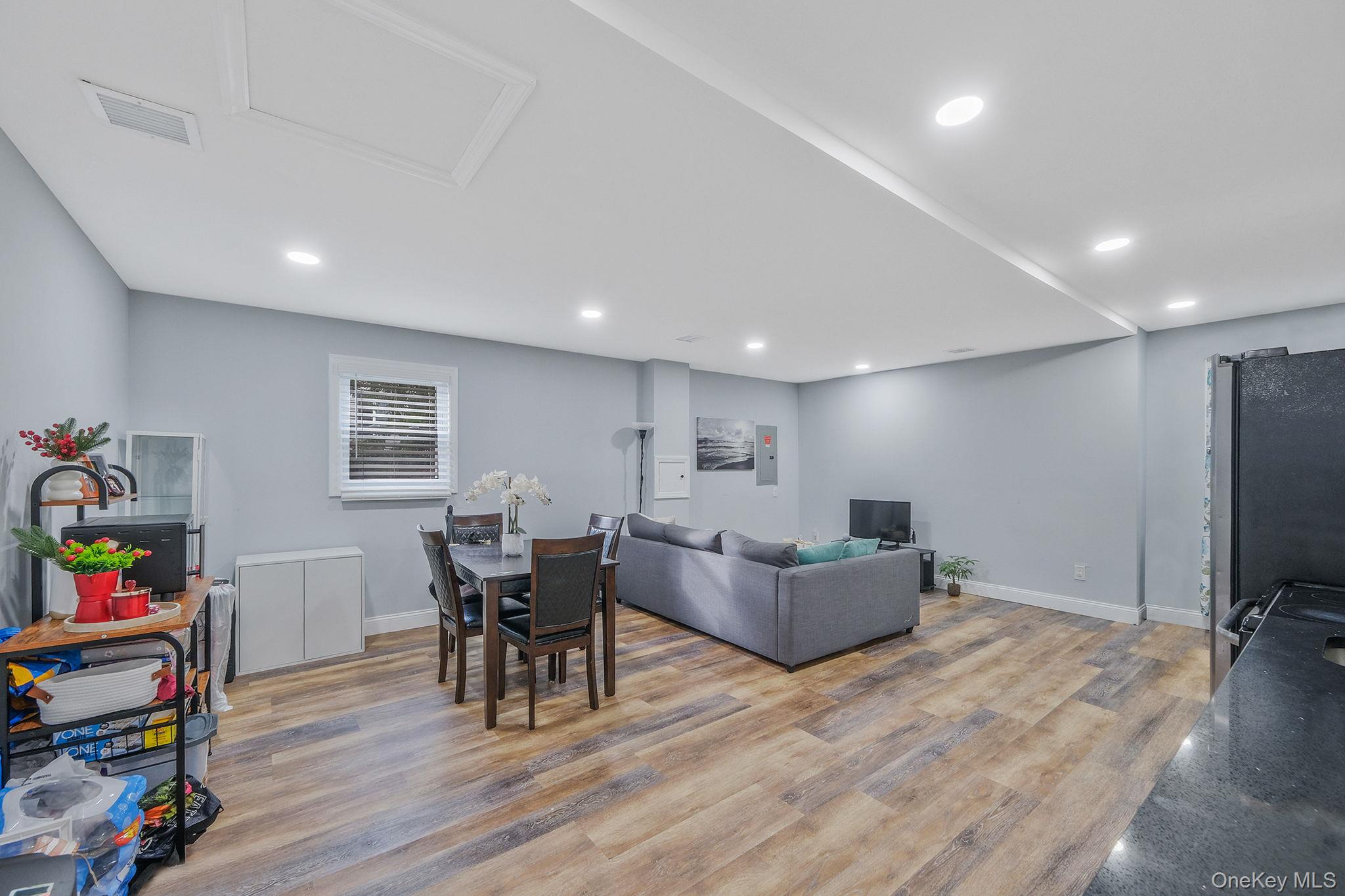 62 Bayside Avenue, Amity Harbor, NY 11701