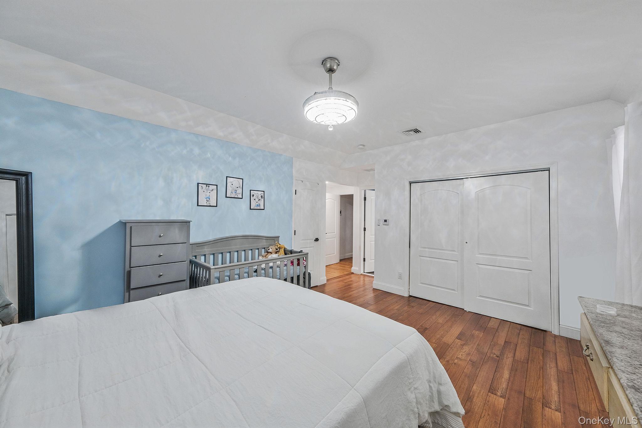 62 Bayside Avenue, Amity Harbor, NY 11701