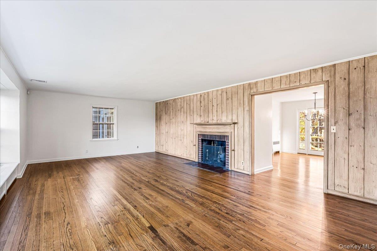 110 Hegemans Lane, Old Brookville, NY 11545