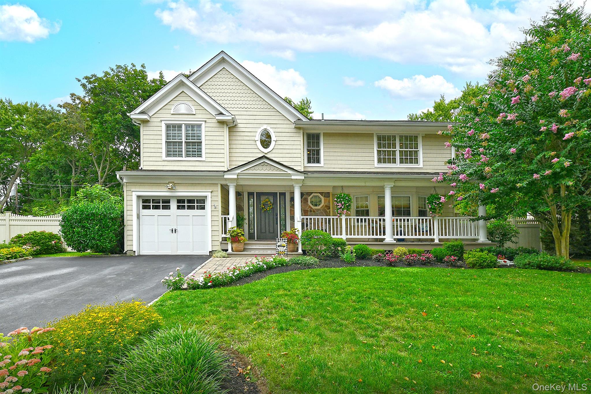 12 Pine Hollow Lane, Greenlawn, NY 11740