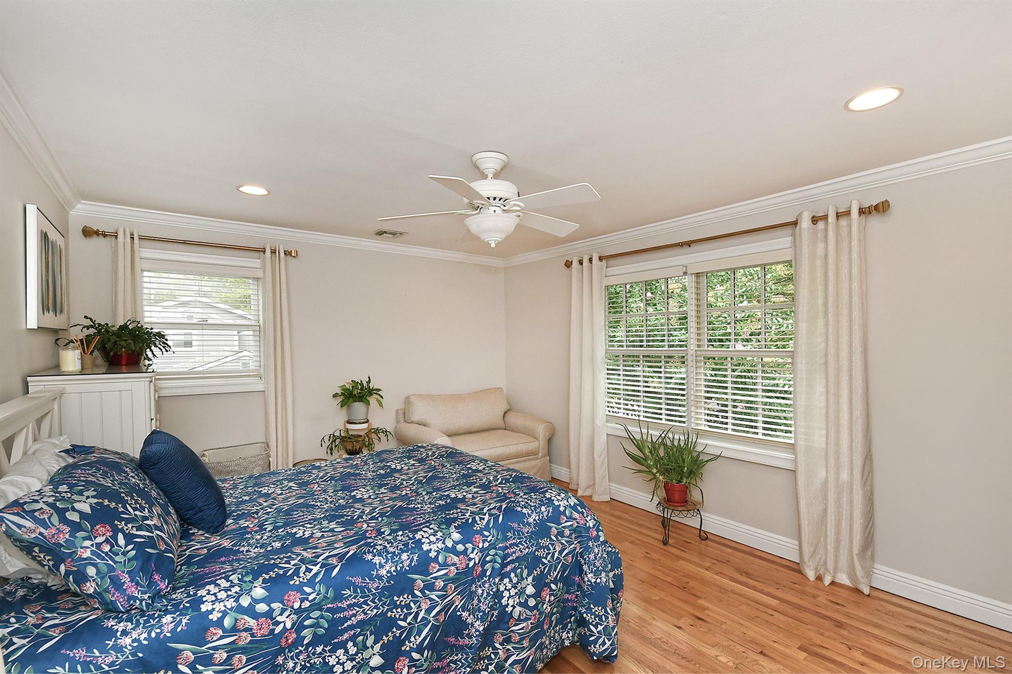 12 Pine Hollow Lane, Greenlawn, NY 11740