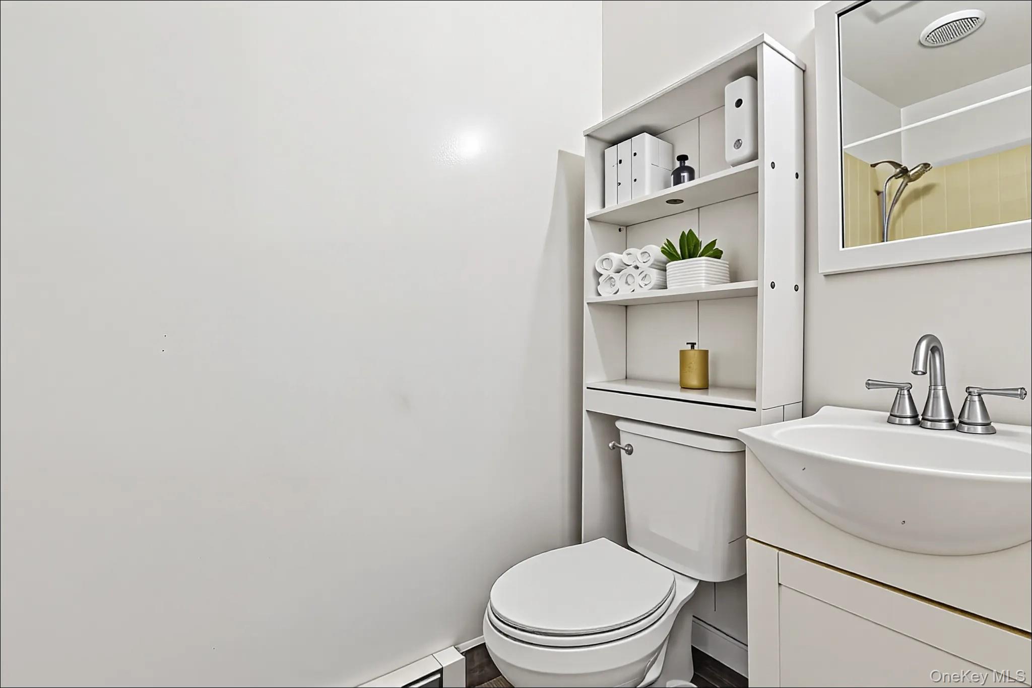 370 Blue Point Road, Farmingville, NY 11738