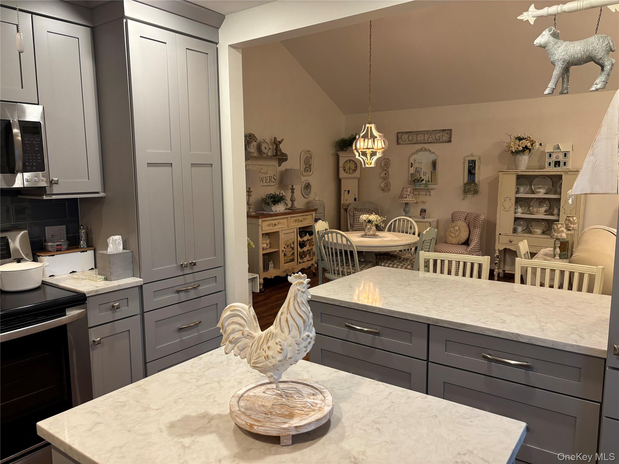 18 Alden Terrace, Millbrook, NY 12545