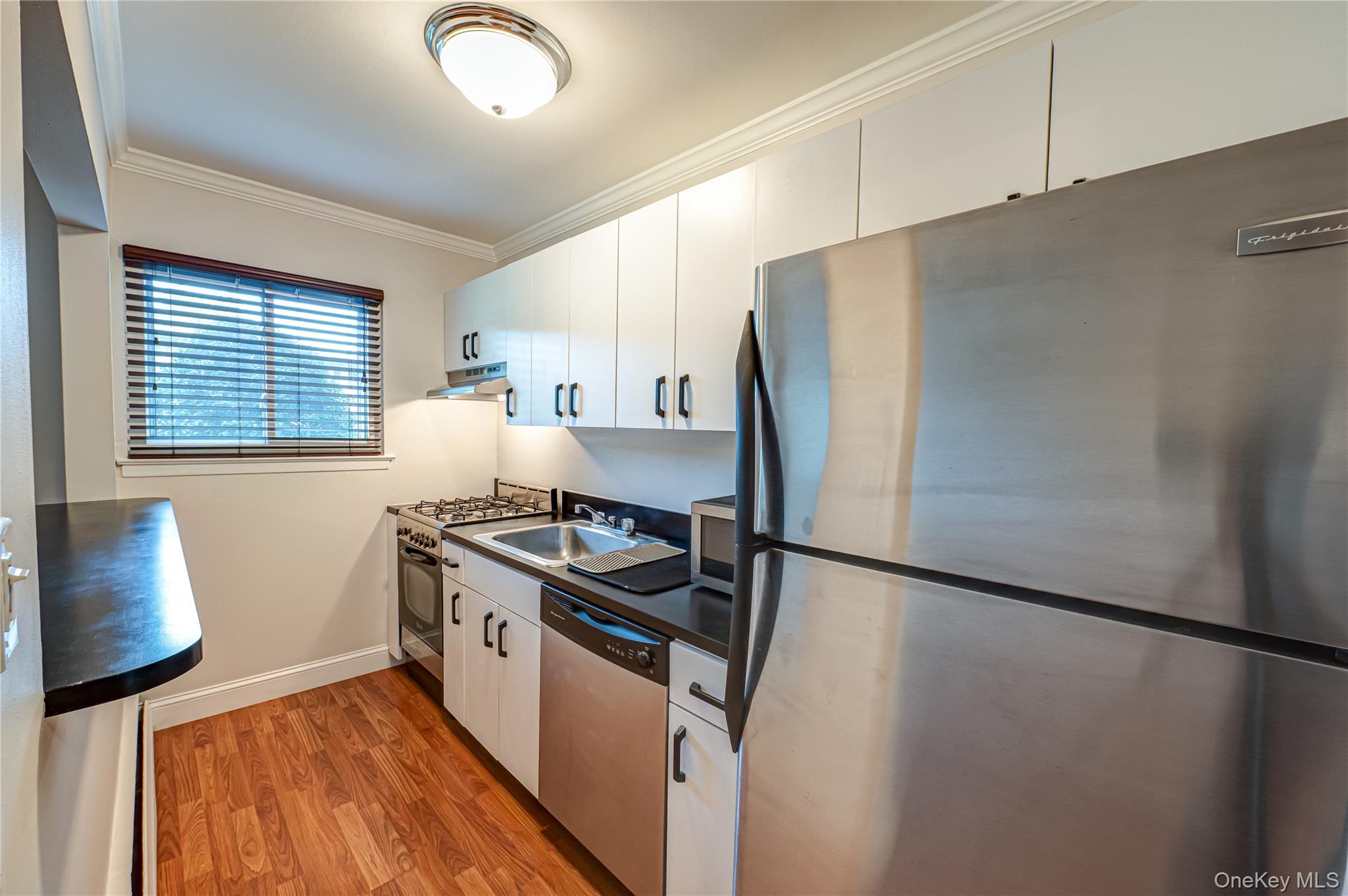 742 Deer Park Avenue # 8A, North Babylon, NY 11703