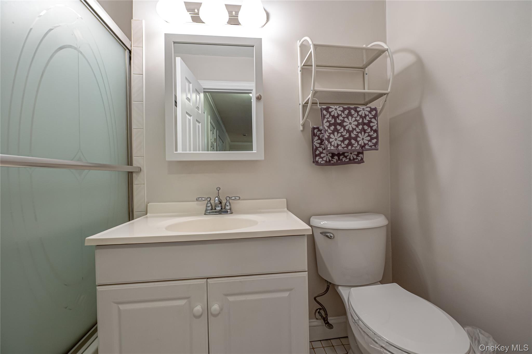 742 Deer Park Avenue # 8A, North Babylon, NY 11703