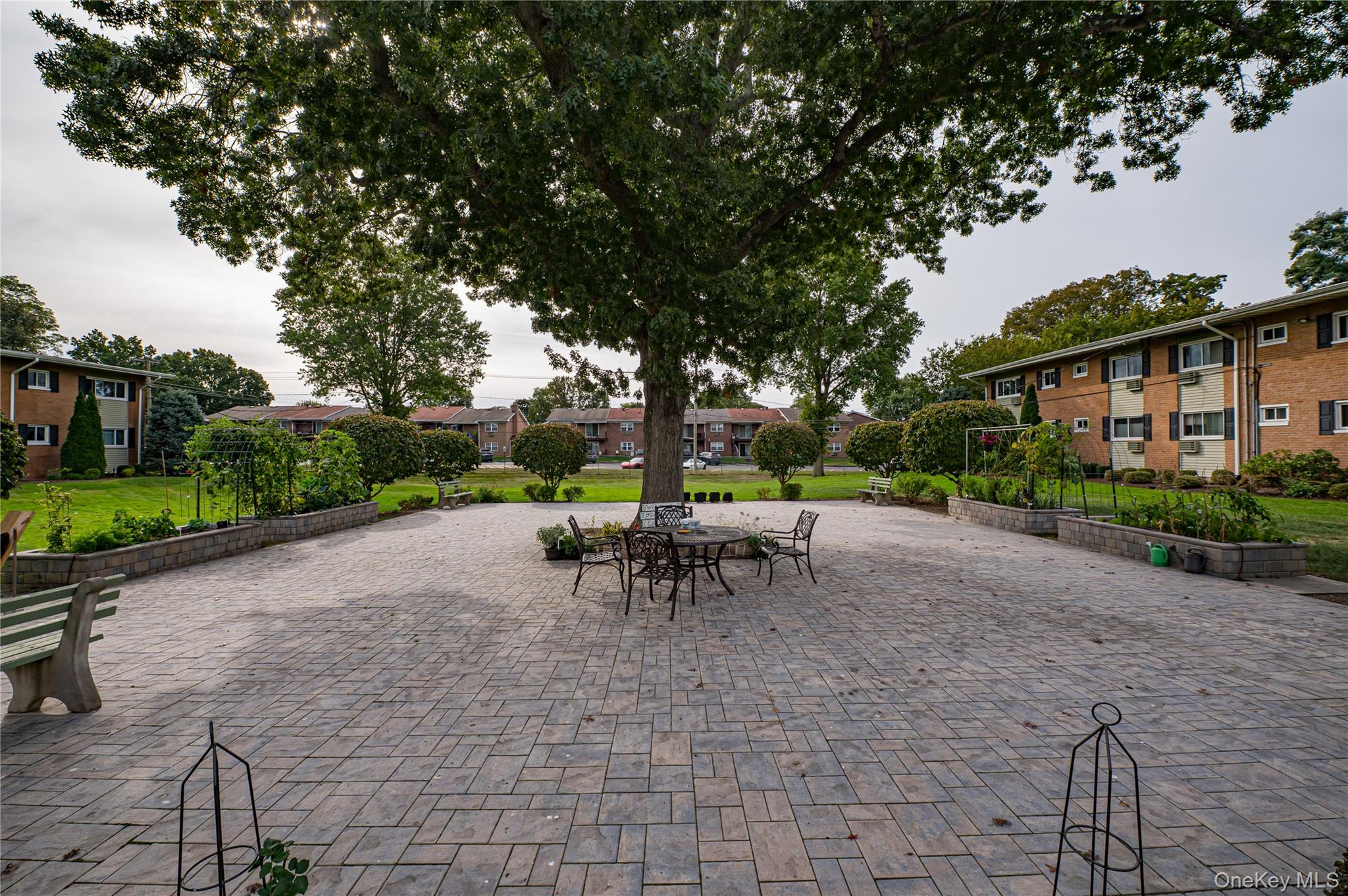 742 Deer Park Avenue # 8A, North Babylon, NY 11703