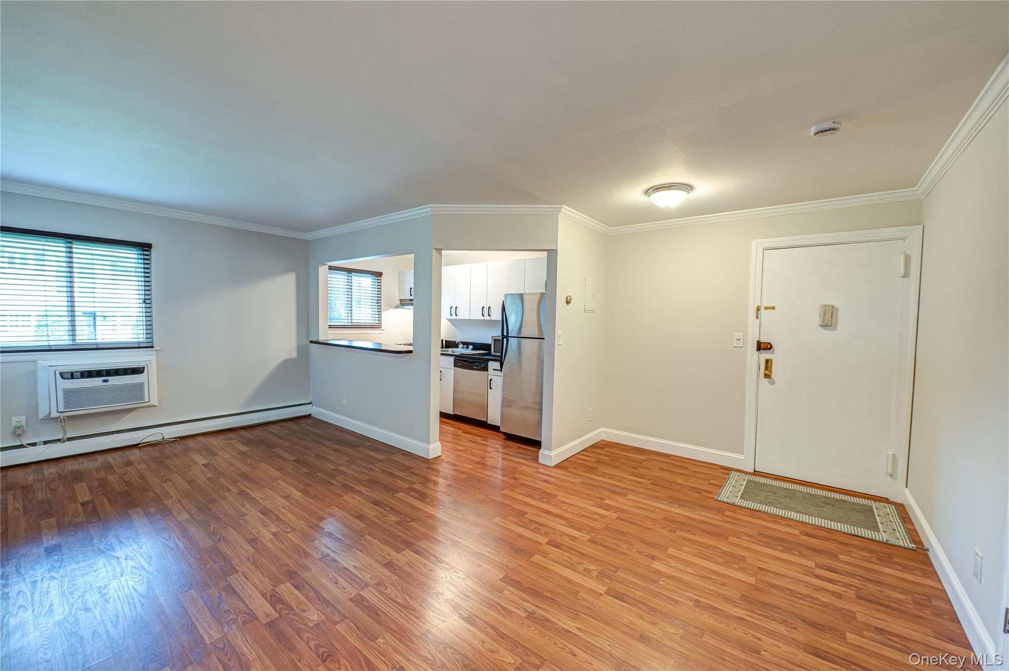 742 Deer Park Avenue # 8A, North Babylon, NY 11703