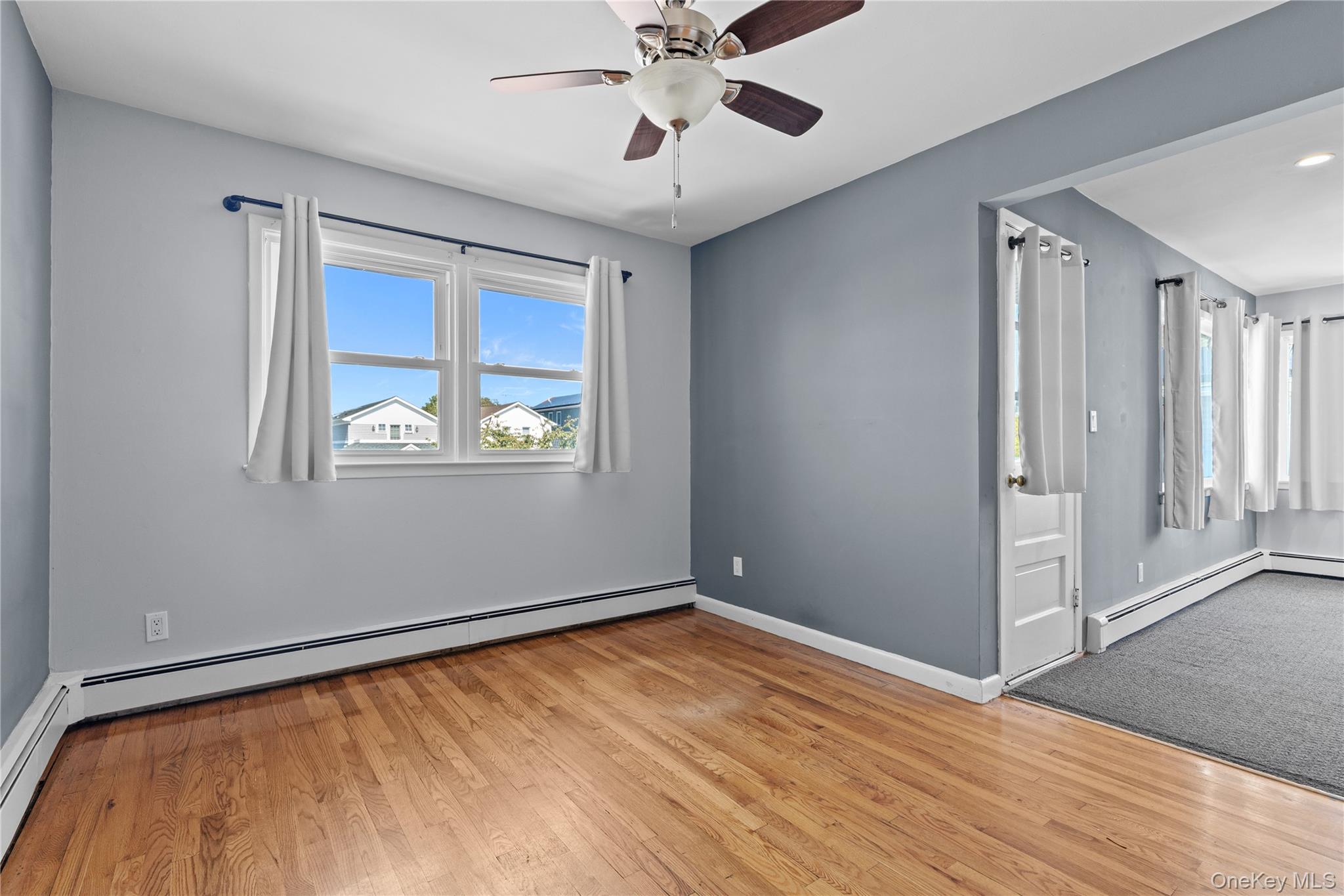 538 W Hudson St, Long Beach, NY 11561