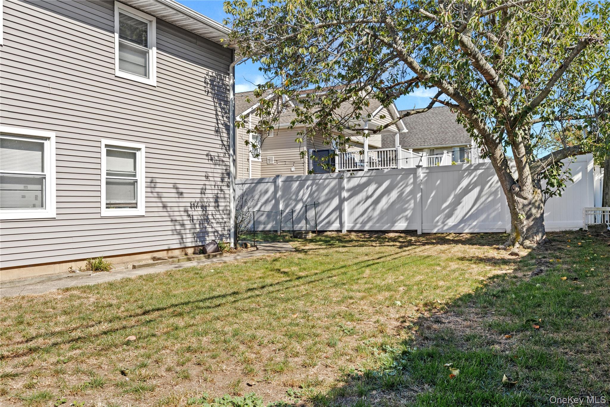 538 W Hudson St, Long Beach, NY 11561