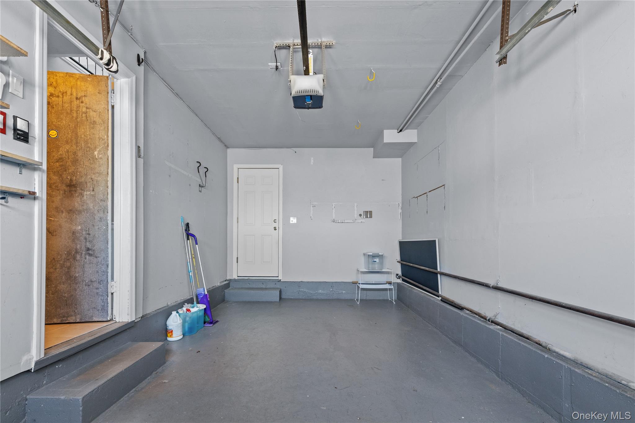 538 W Hudson St, Long Beach, NY 11561