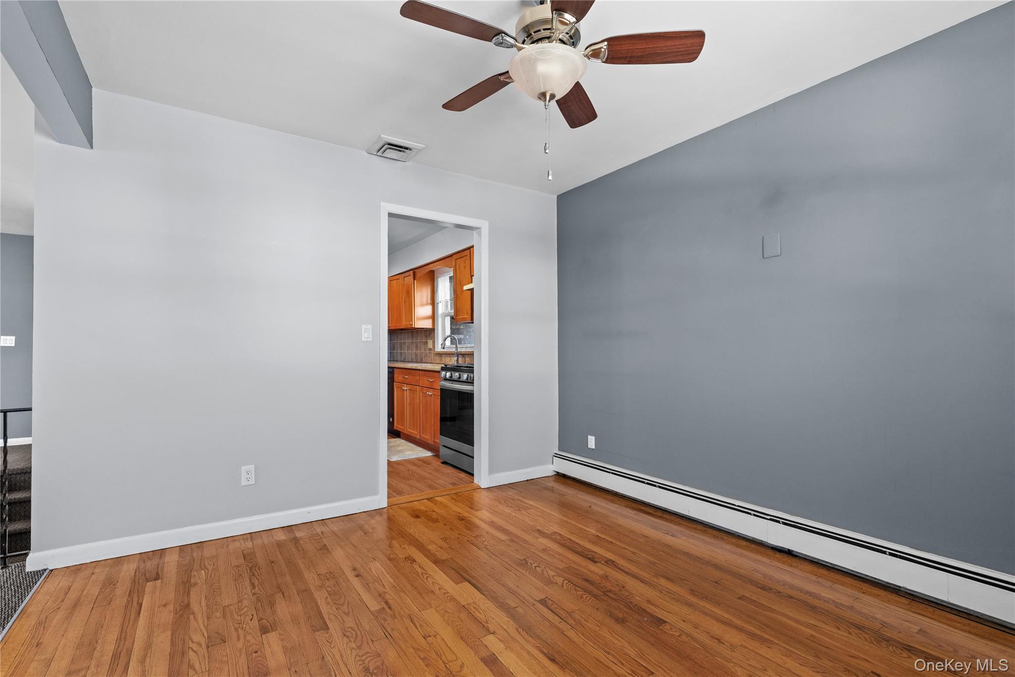 538 W Hudson St, Long Beach, NY 11561