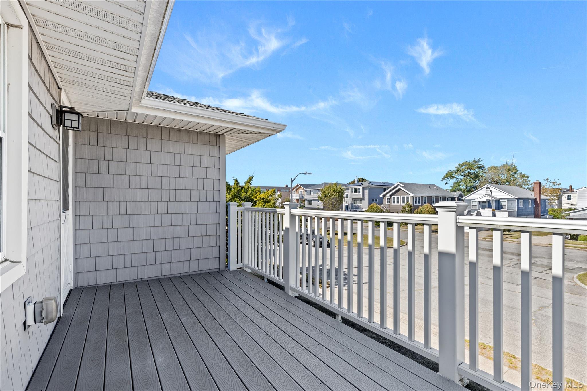 538 W Hudson St, Long Beach, NY 11561