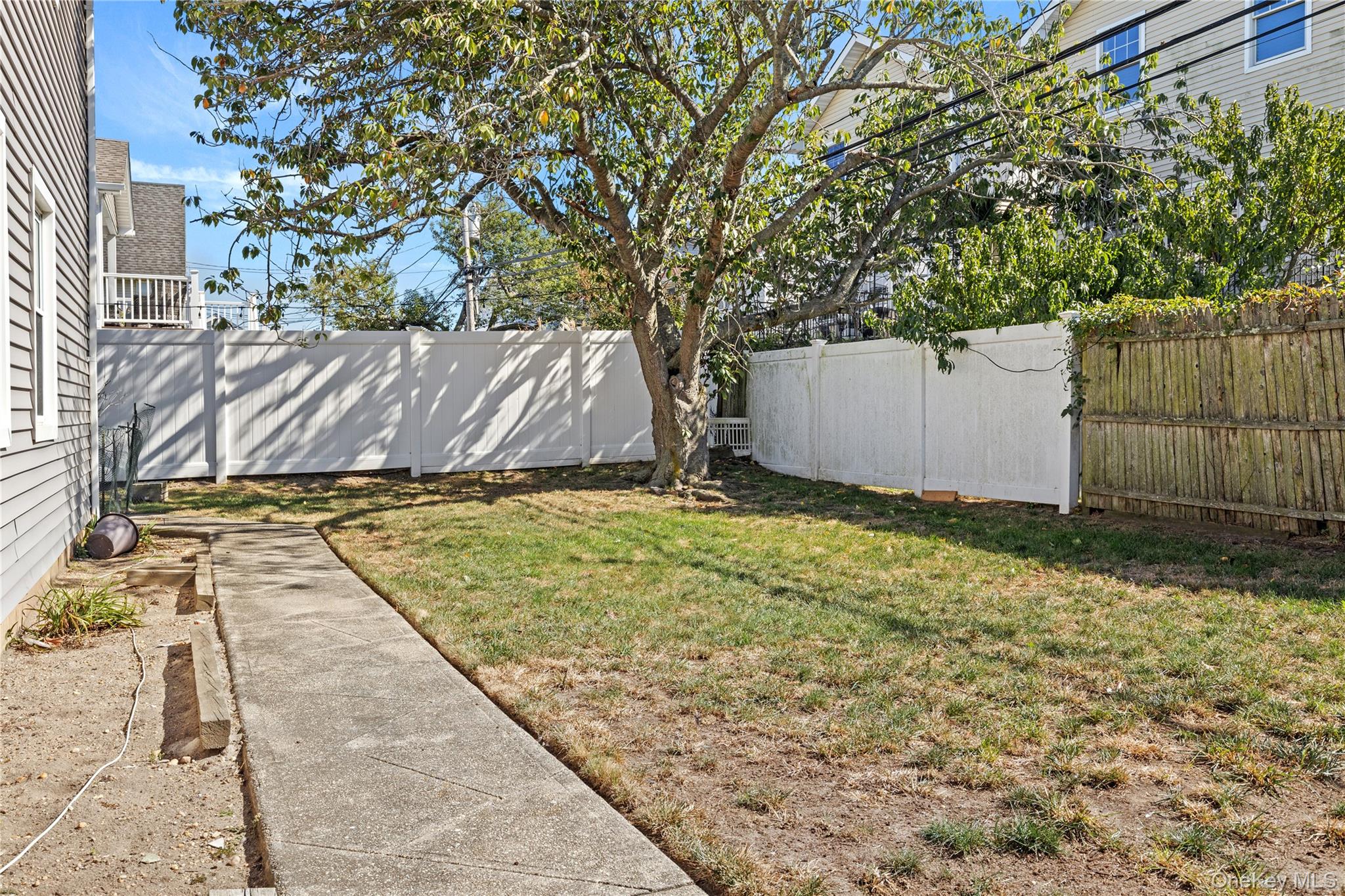 538 W Hudson St, Long Beach, NY 11561