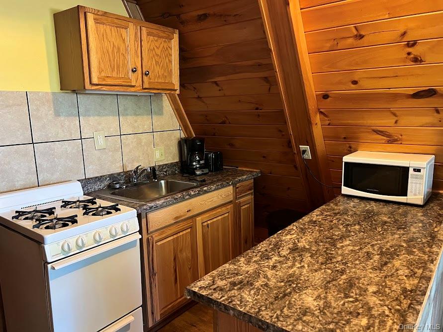 2354 Rt 9n, Lake George, NY 12845