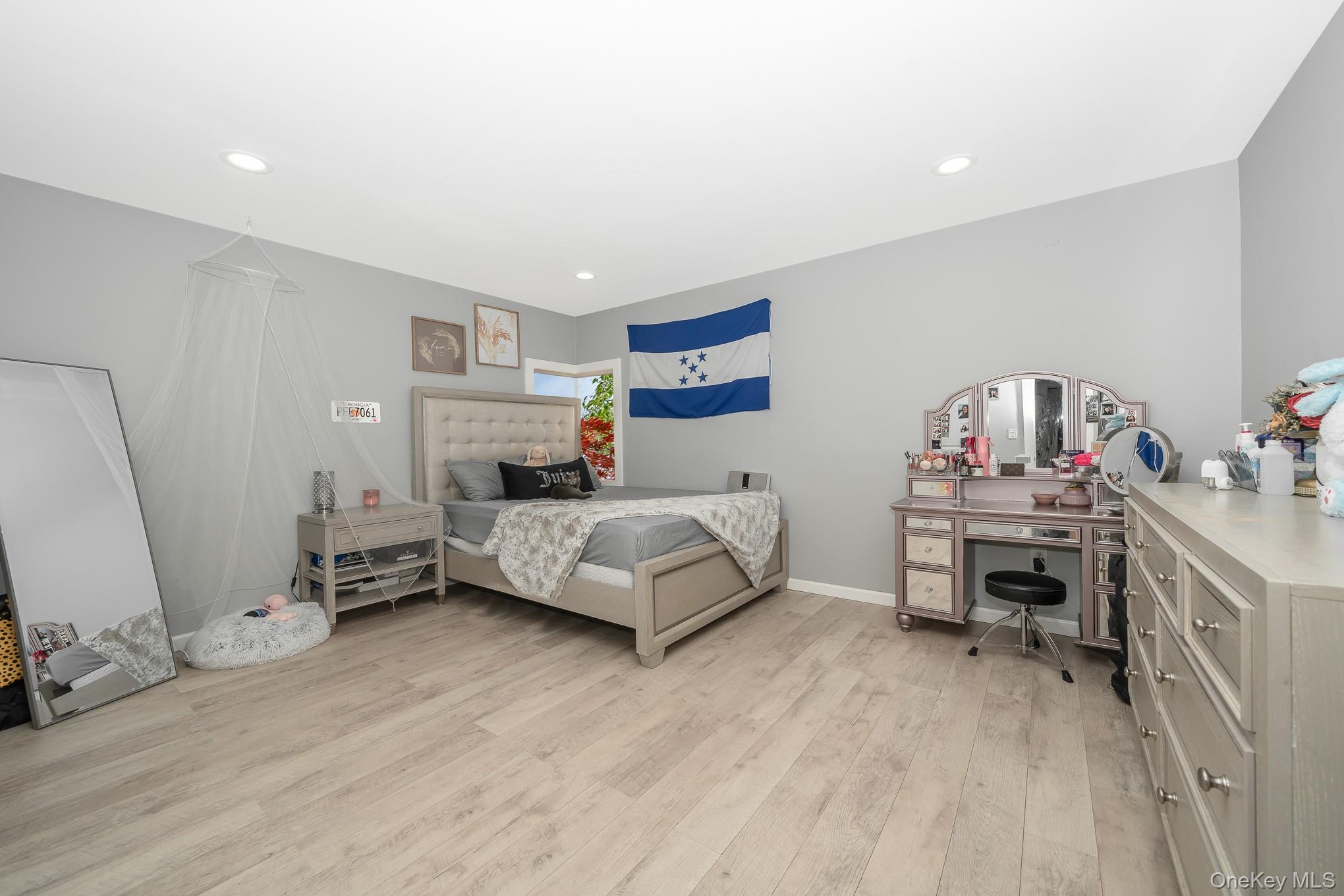 28 Riverside Avenue, Amityville, NY 11701