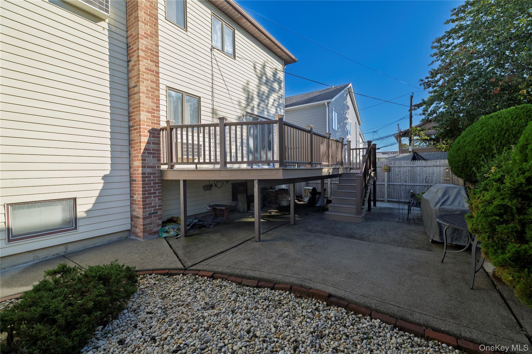 580 E Pine Street, Long Beach, NY 11561