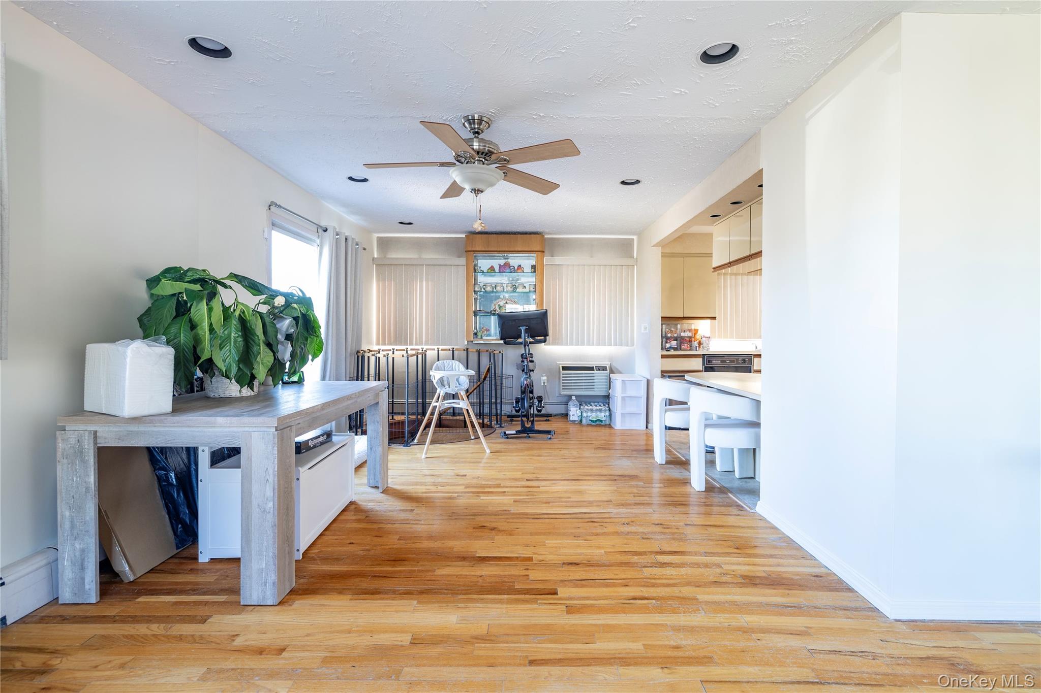 580 E Pine Street, Long Beach, NY 11561