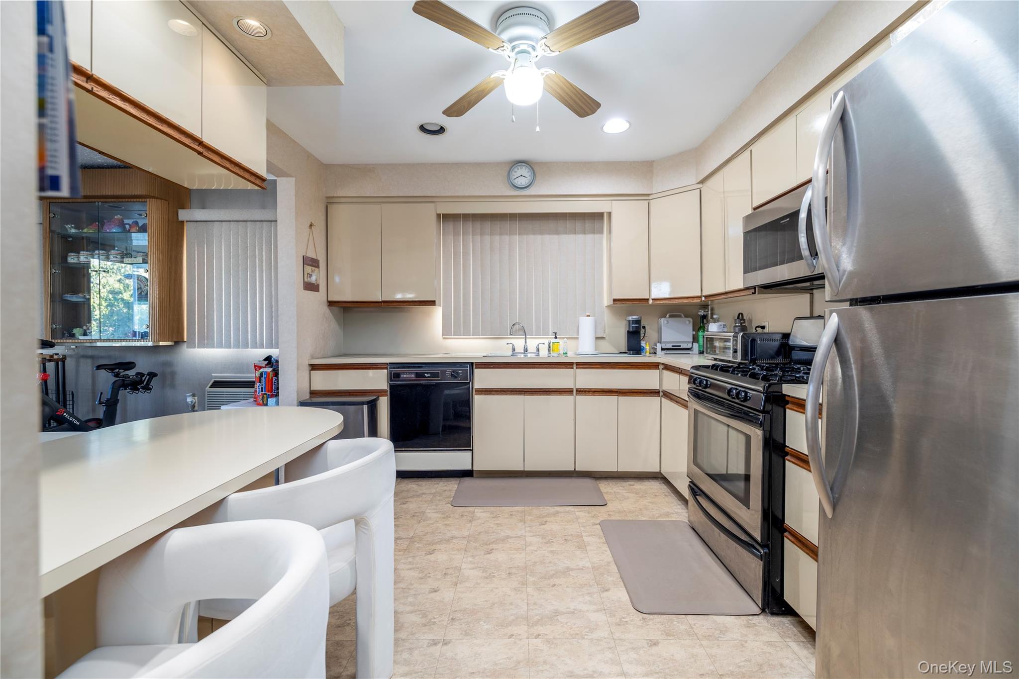 580 E Pine Street, Long Beach, NY 11561