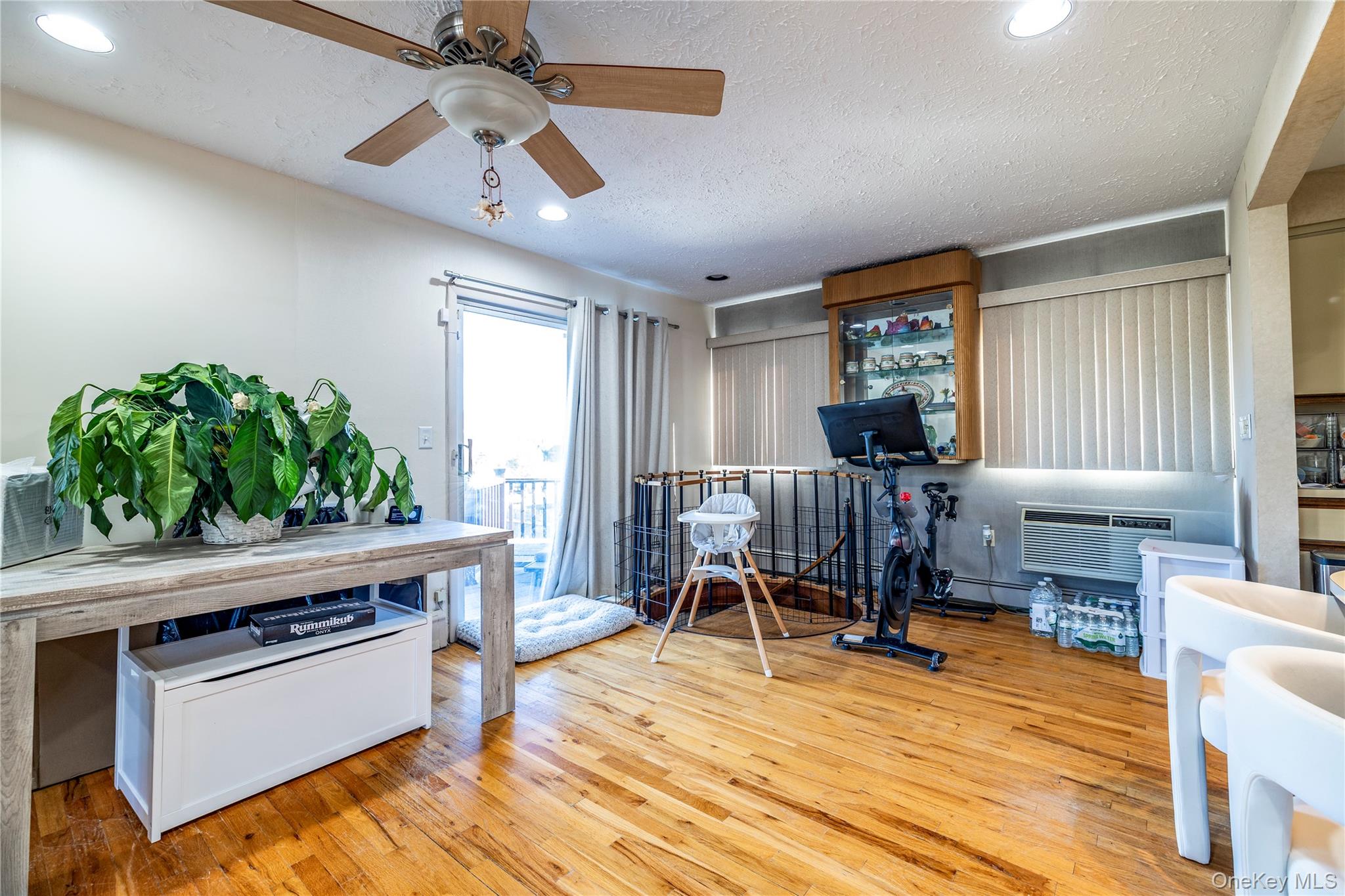 580 E Pine Street, Long Beach, NY 11561