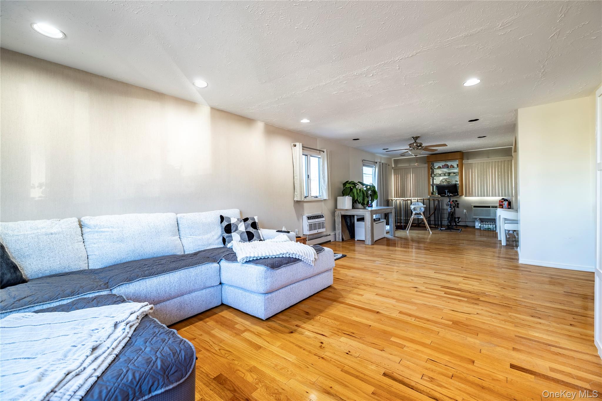 580 E Pine Street, Long Beach, NY 11561