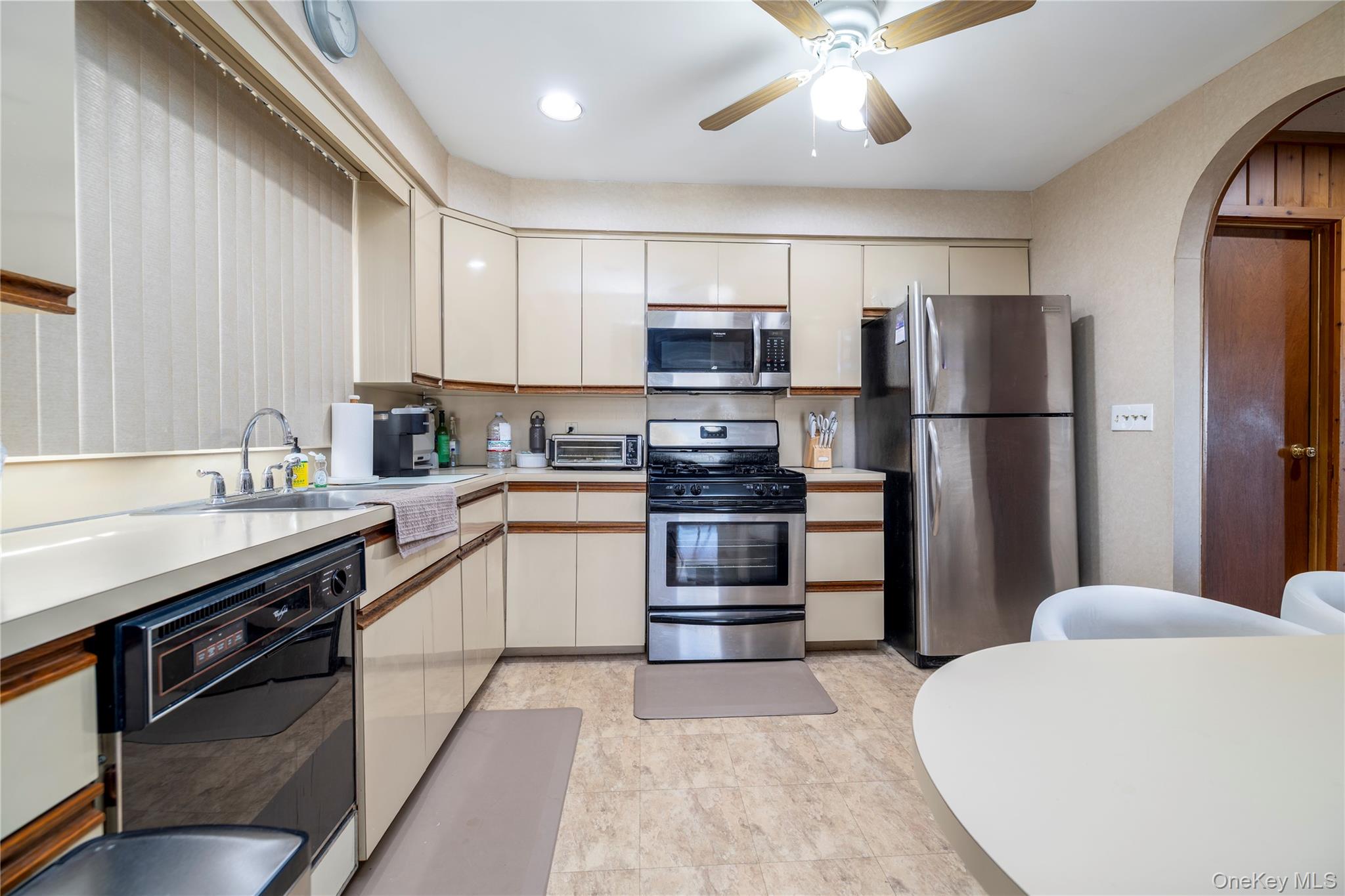 580 E Pine Street, Long Beach, NY 11561