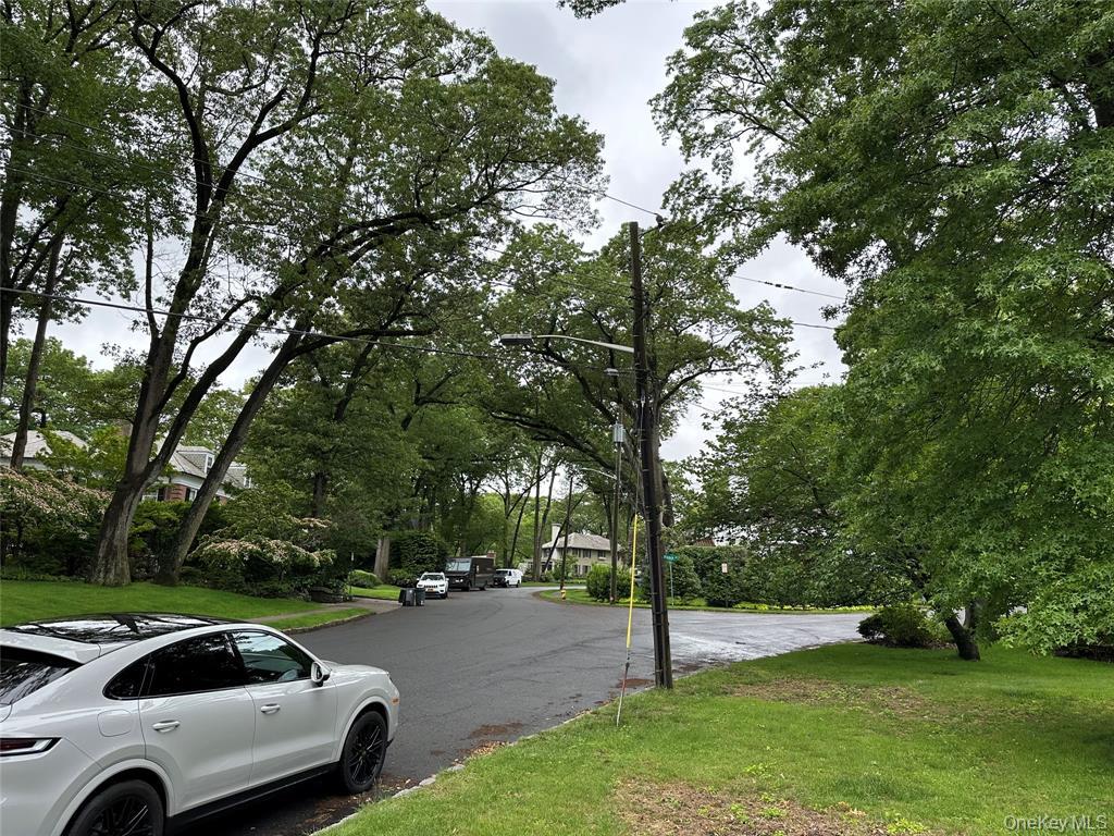 2 Rochelle Road, Larchmont, NY 10538