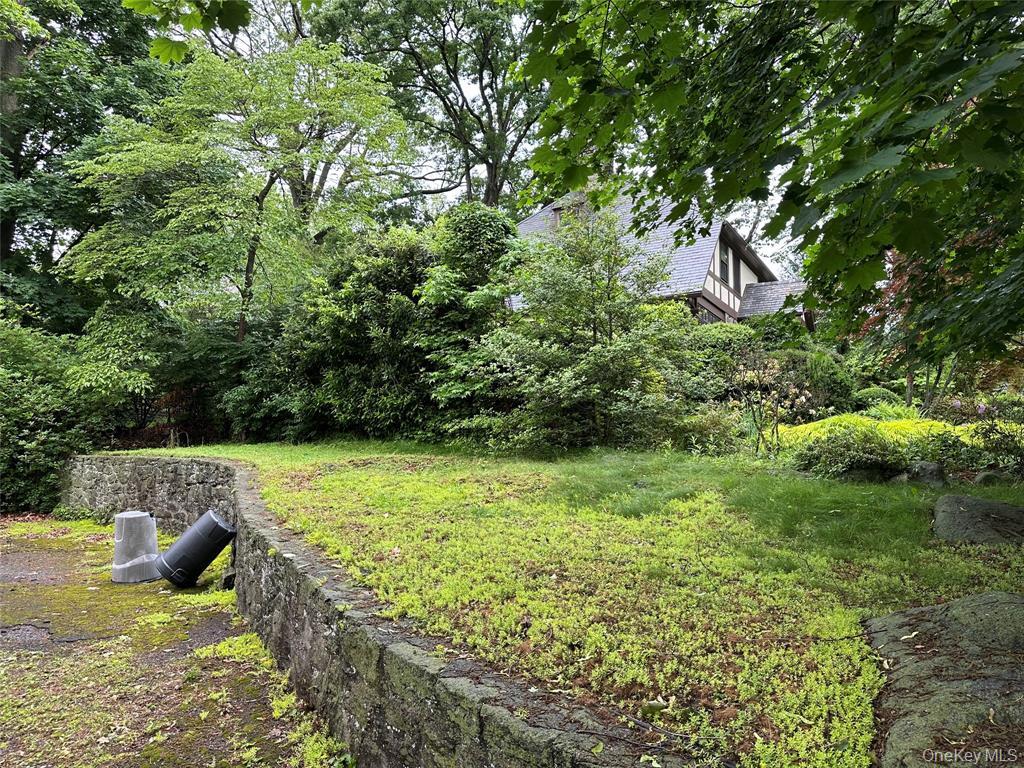 2 Rochelle Road, Larchmont, NY 10538