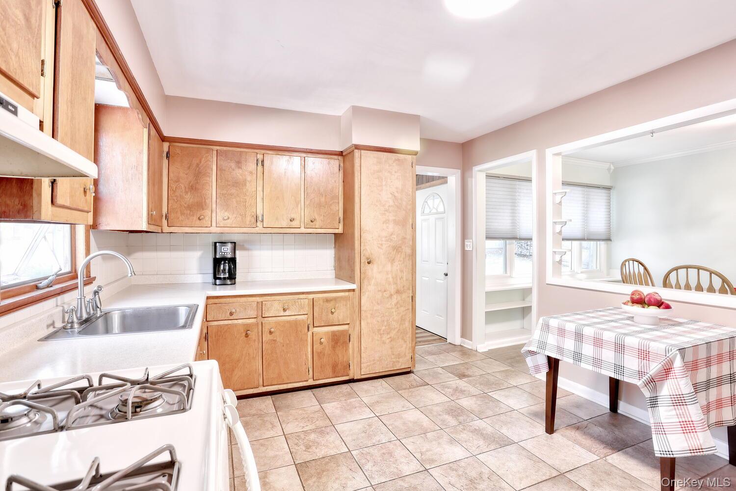 41 Woodland Drive, Suffern, NY 10901